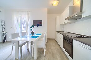 Apartments Mali Nono