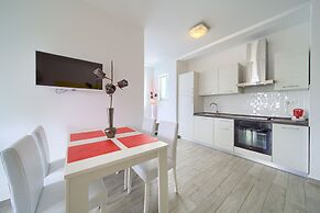 Apartments Mali Nono