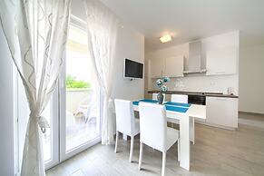 Apartments Mali Nono