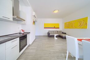 Apartments Mali Nono