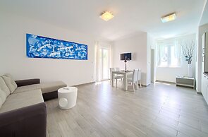 Apartments Mali Nono