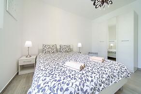 Apartments Mali Nono