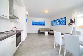 Apartments Mali Nono