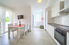 Apartments Mali Nono