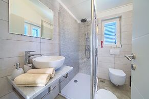 Apartments Mali Nono