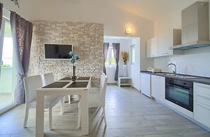 Apartments Mali Nono
