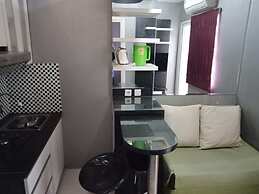 Apartment Green Pramuka by Vincent