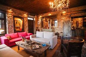 Antique Luxury Suite 65sq.m.