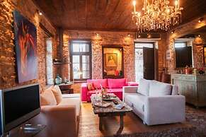 Antique Luxury Suite 65sq.m.