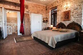 Antique Luxury Suite 75sq.m.