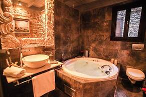 Antique Luxury Suite 75sq.m.