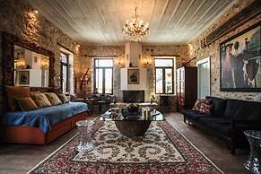 Antique Luxury Suite 75sq.m.