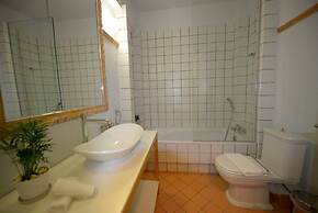 New Superb & Luminous 2 Bedroom Apartment