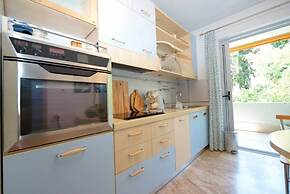 New Superb & Luminous 2 Bedroom Apartment