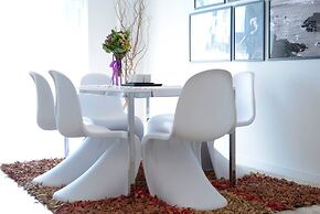 New Superb & Luminous 2 Bedroom Apartment