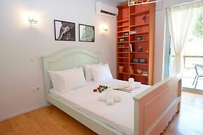 New Superb & Luminous 2 Bedroom Apartment