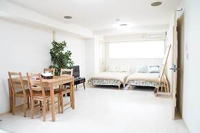 Metro Daikoku Apartment