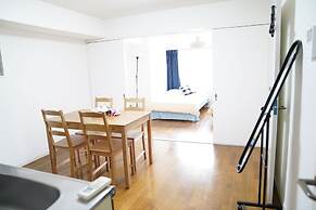 Metro Daikoku Apartment