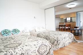 Metro Daikoku Apartment