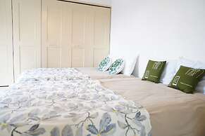 Metro Daikoku Apartment