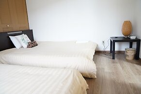 Metro Daikoku Apartment