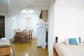 Metro Daikoku Apartment