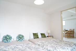 Metro Daikoku Apartment