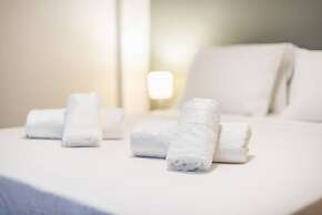 Vibrant Cozy Flat Near the Metro