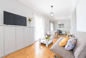 Central Flat with Cosy Sunny Terrace