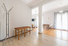 Central Flat with Cosy Sunny Terrace