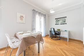 Central Flat with Cosy Sunny Terrace