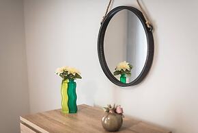 Central Flat with Cosy Sunny Terrace