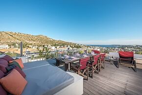 Sea View Apartment with Hot Tub & Sauna