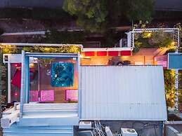 Sea View Apartment with Hot Tub & Sauna