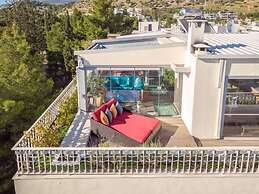 Sea View Apartment with Hot Tub & Sauna