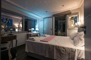 Sea View Apartment with Hot Tub & Sauna