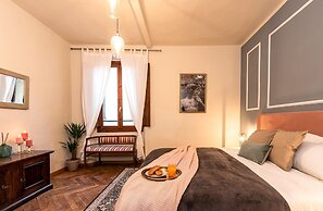 Florentine Palazzo - 4 bedrooms - Historic Center apt