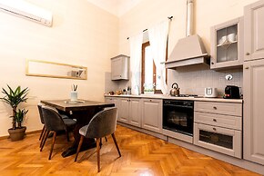 Florentine Palazzo - 4 bedrooms - Historic Center apt