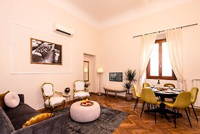 Elegant and historic 3-Bedroom in city center