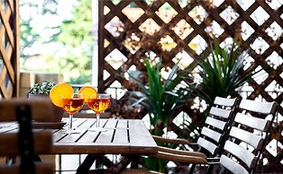 Elegant and historic 3-Bedroom in city center