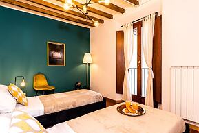 Elegant and historic 3-Bedroom in city center