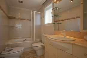 Exclusive Luxury Frontline Apt. Amazing Views