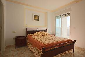 Exclusive Luxury Frontline Apt. Amazing Views