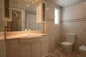 Exclusive Luxury Frontline Apt. Amazing Views