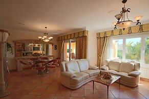 Luxury Villa Surrounded by Vineyards - 7bd Great for Big Groups W/priv
