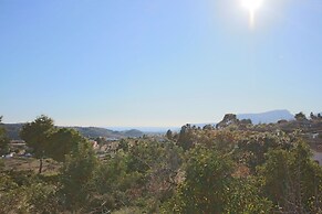 Private 4-bedroom Villa w/ Pool, Summer Kitchen & Expansive Living Spa