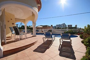 Sunny 3BR Villa w/ Endless Views & Heated Pool - Walk to Beach & Dinin
