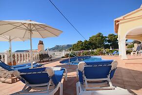 Sunny 3BR Villa w/ Endless Views & Heated Pool - Walk to Beach & Dinin