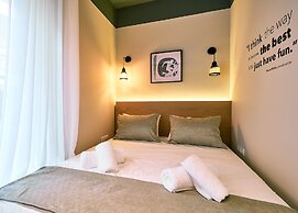 Olympic Spirit Apt in N. Kosmos