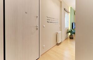 Olympic Spirit Apt in N. Kosmos